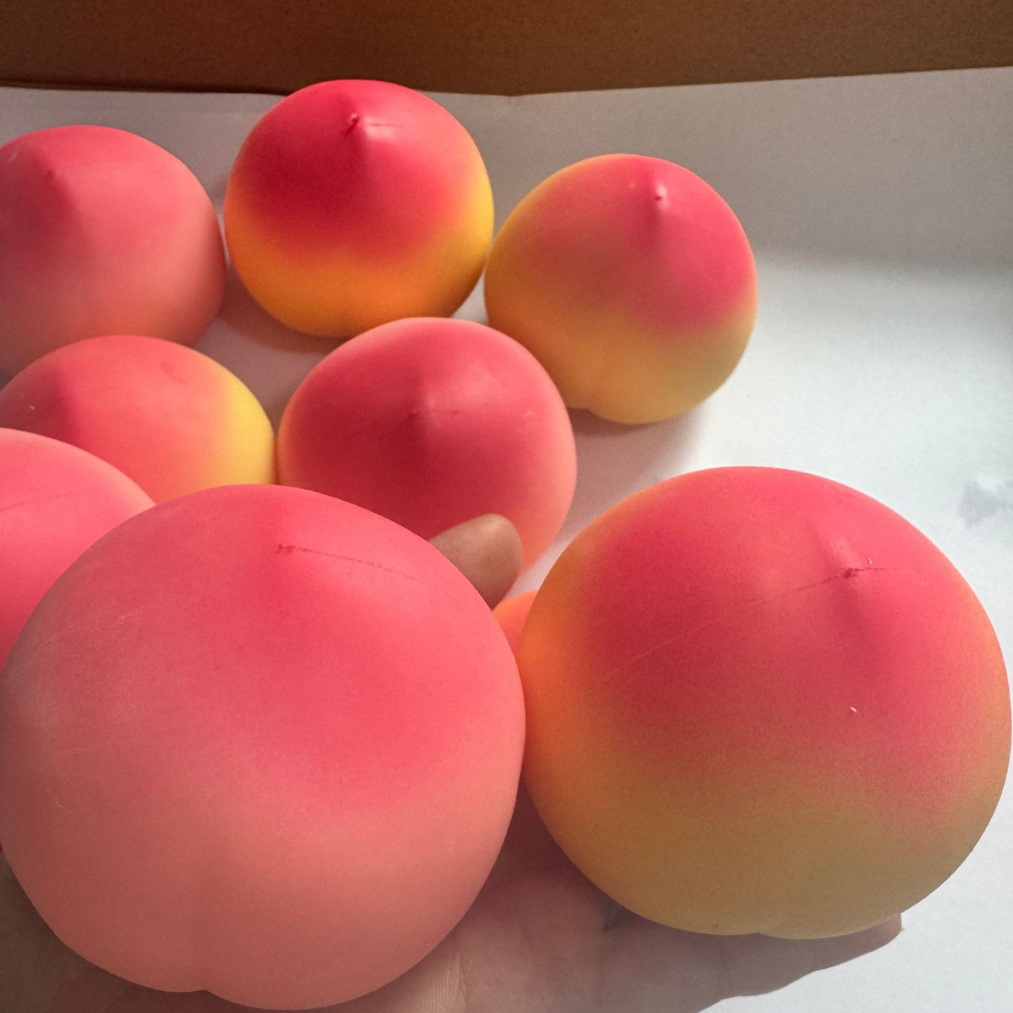 Crispy Sound Peach Fruit Squis - огляд і ціна Sensory Fidget Toys